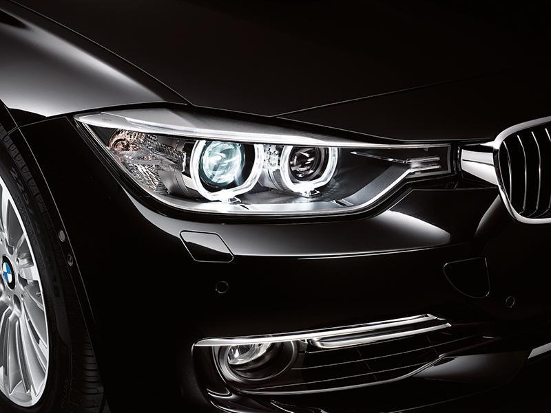 2002-2005 BMW 3 Series E46 4D/5D V3 F30 Style Square Bottom Angel Eye Halo U Rings White LED Halo Projector Headlight - Made by DEPO