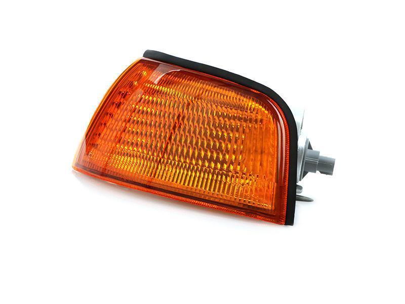 1997 - 2002 Mitsubishi Mirage / 1997 - 1998 Lancer EVO 4 Amber Corner Lights