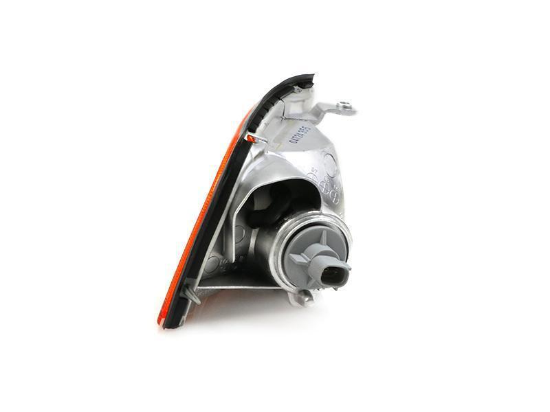 1997 - 2002 Mitsubishi Mirage / 1997 - 1998 Lancer EVO 4 Amber Corner Lights