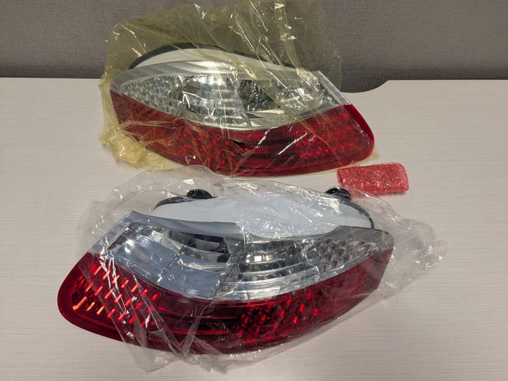 OPEN BOX 1997 - 2004 Porsche Boxster 986 Chassis Roadster Red/Clear LED Tail Light