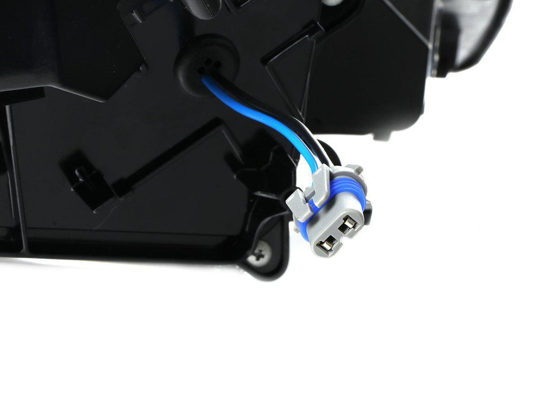 2002 - 2004 Porsche 911 Carrera Turbo 996 Chassis USR 991 Style LED Ring Black Housing Project Headlight For Stock Xenon D2S HID Model