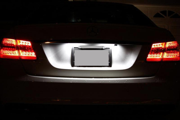 2008 - 2011 Mercedes W204 CClass / 200709 W221 SClass / 201013 W212 C207 EClass White LED License Plate Assembly Replacement