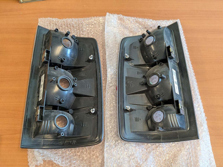 OPEN BOX 2002 - 2006 Dodge Ram Pick - Up Truck 1500 Glossy Black Housing All Clear Lens Tail Light