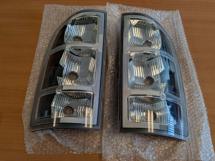 OPEN BOX 2002 - 2006 Dodge Ram Pick - Up Truck 1500 Glossy Black Housing All Clear Lens Tail Light