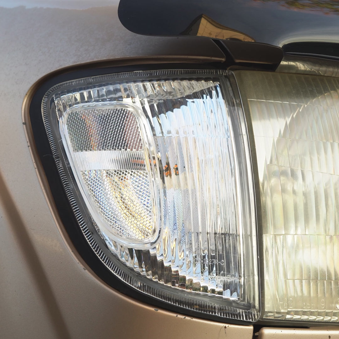 1997-2000 Toyota Tacoma 2WD Front Clear Corner Lights