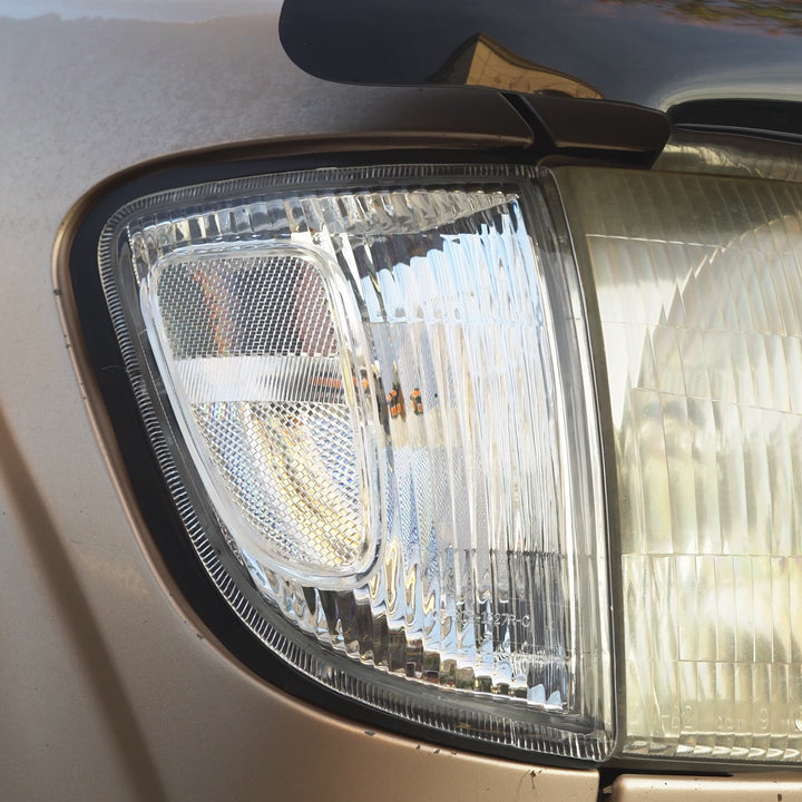 1997-2000 Toyota Tacoma 2WD Front Clear Corner Lights