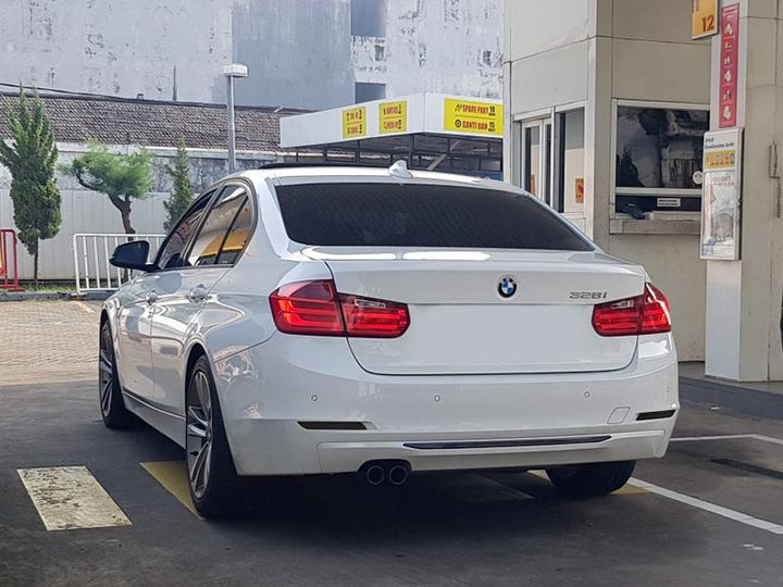 2012 - 2015 BMW 3 Series F30 / 2014 - 2017 F32 4 Series Clear or Smoke Rear Bumper Reflector Light