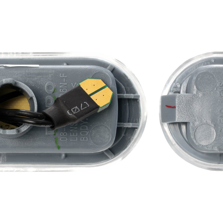 1999 - 2005 VW Golf / GTI / Jetta Mk.4 / 9805 Passat B5 Clear or Smoke Lens Amber LED Fender Side Marker Light