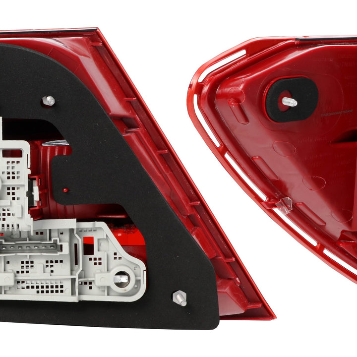 2008 - 2011 Mercedes W204 C Class Facelift Style Red / Clear Lens LED Tail Lights