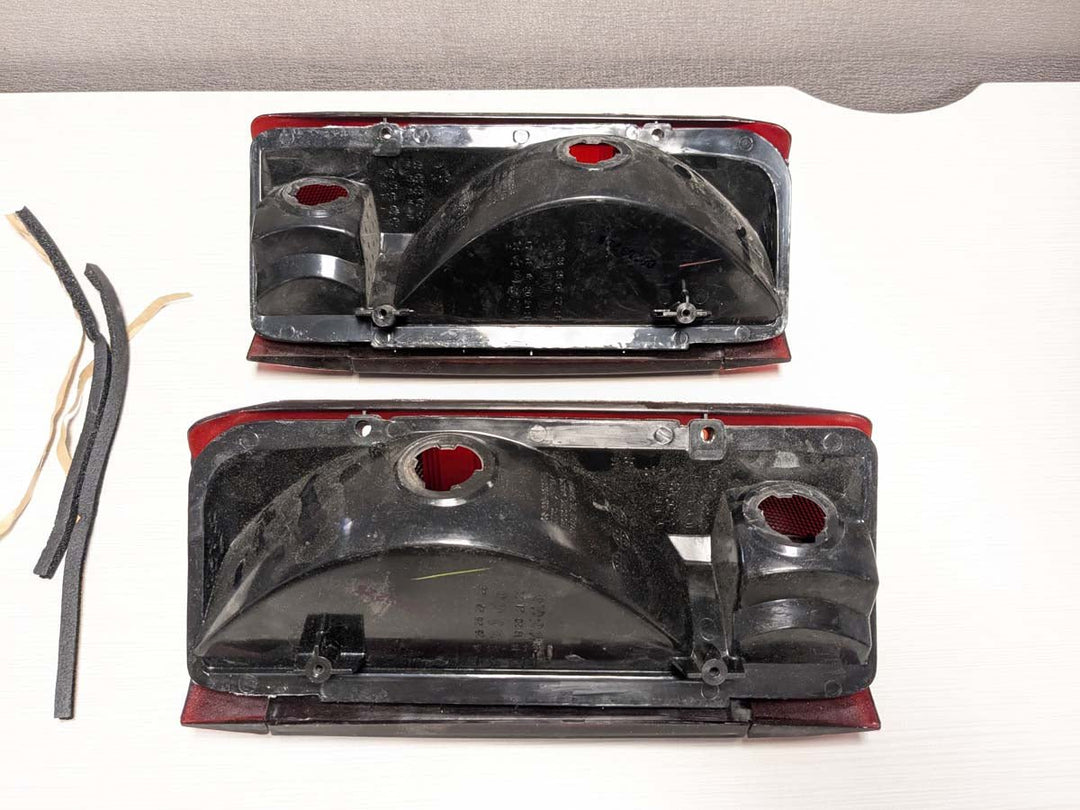 OPEN BOX 1990 - 1996 Ford F - 150 / F - 250 / F - 350 Super Duty Truck & 1990 - 1996 Bronco Dark Red Smoke Lens Tail Lights
