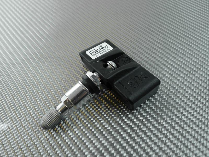 TPMS Tire Pressure Monitor Sensor 315 Mhz 2002-2004 Audi A6 / 01-05 AllROAD C5 / 00-10 A8 D2 D3 OEM Replacement 4D0907275A
